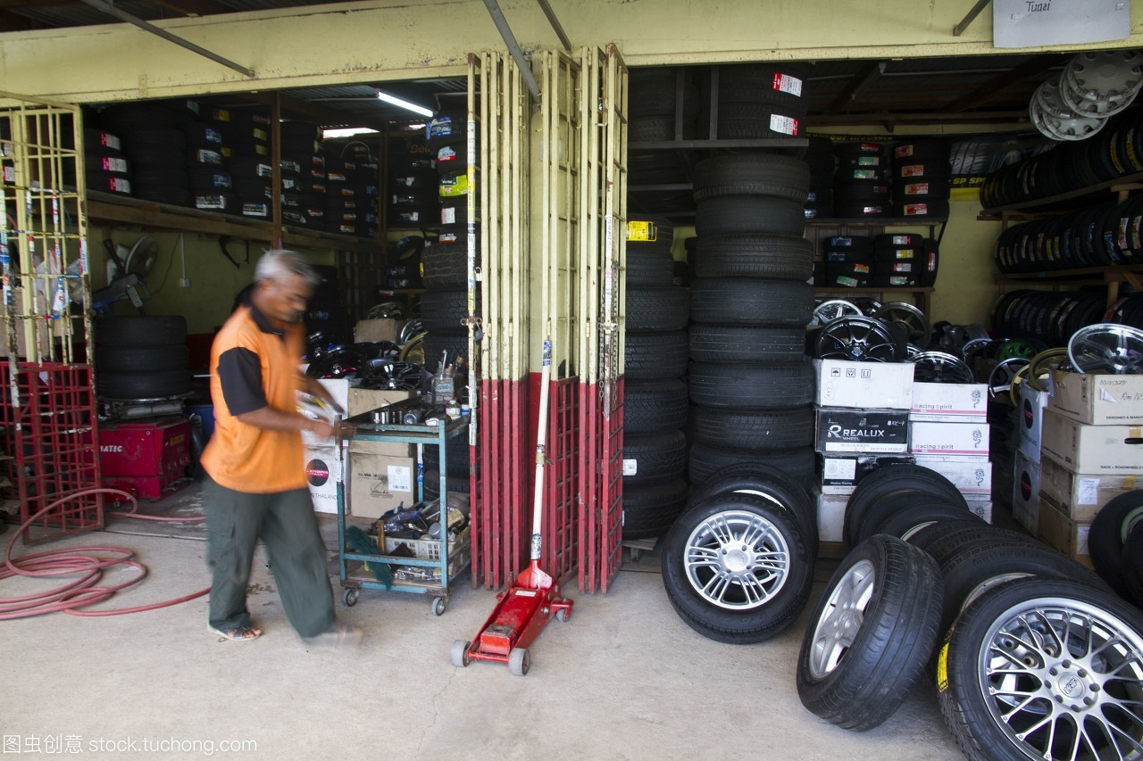马来西亚西部,销售和修理轮胎